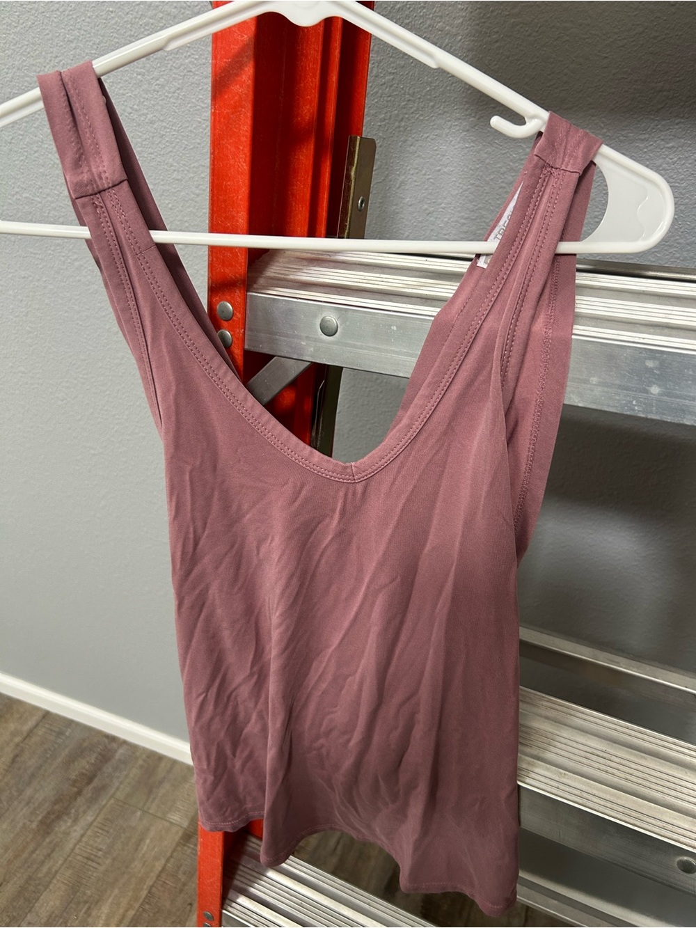 Tresics Scoop Neck Cross Back Tank Top - Mauve Rose